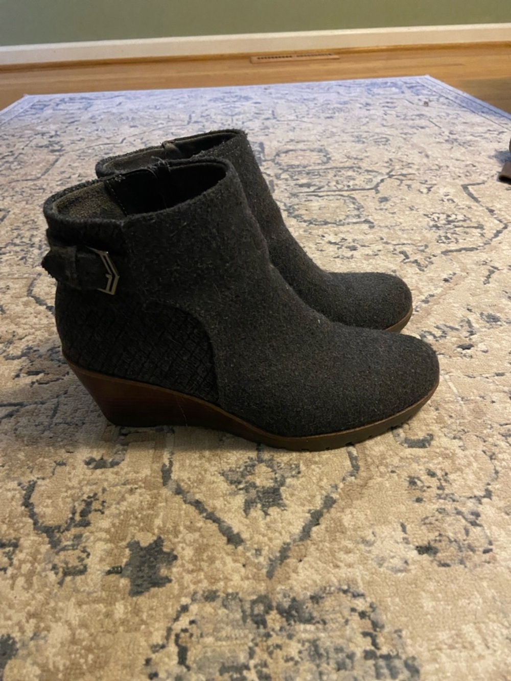 Dr. Scholl's Charcoal Gray Ankle Wedge Booties